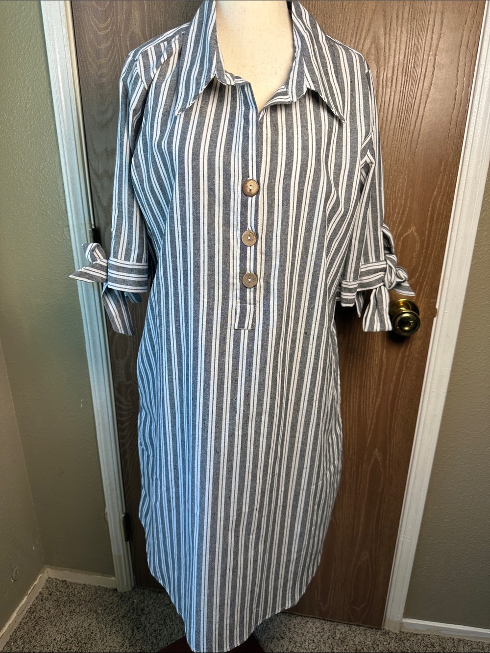 Striped Long-Sleeve Shirt Dress with Tie Cuffs - Gray and White